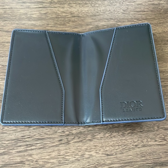Dior Beauty Navy Leather Passport Holder NEW - Picture 3 of 4
